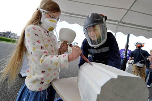 Stirling The Engine Shed with two girls taking part in an activity